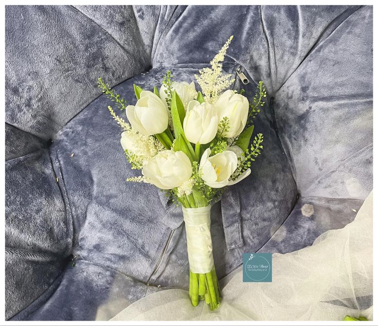 Bó hoa cưới tự nhiên (Hand-tied Bouquet)