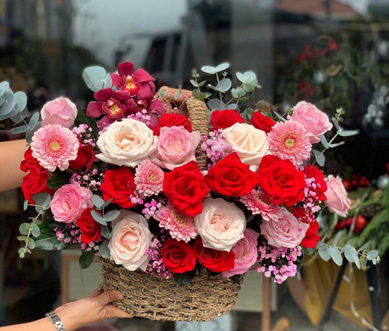 Gợi ý 20+ mẫu hoa tặng sếp nam/nữ sang trọng