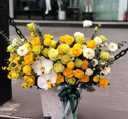 Gợi ý 20+ mẫu hoa tặng sếp nam/nữ sang trọng