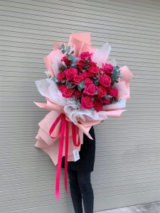 Những ý tưởng tặng hoa Valentine cho người yêu của bạn 2 c9bea55c2ee94706e2698c8f266d5b10