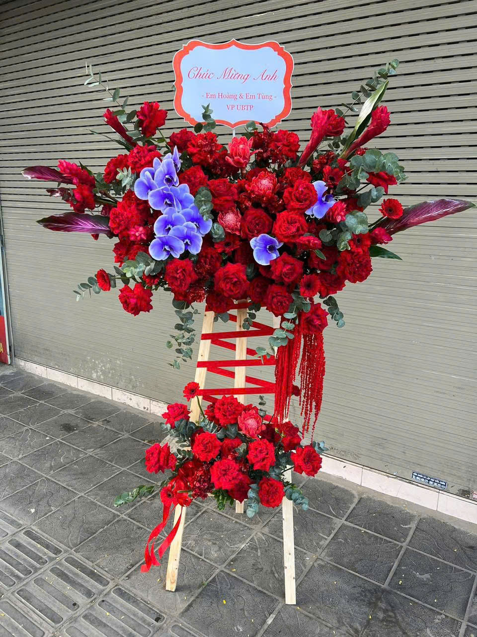 KỆ HOA 2 TẦNG - TẤN TÀI