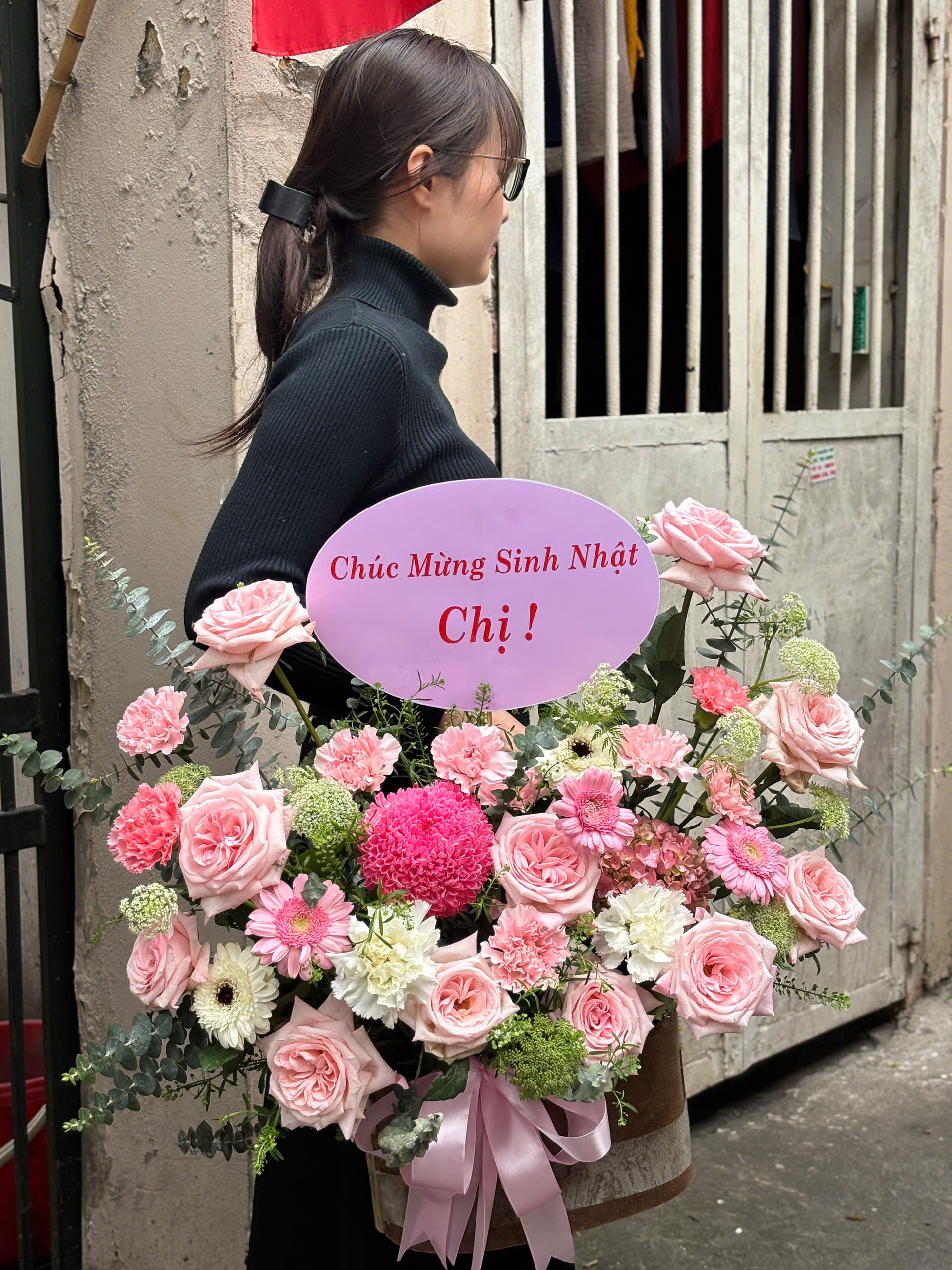 GIỎ HOA SINH NHẬT TINH TẾ 2 z6342026858564 63b1c3291d41b88a542297cb90b8f293