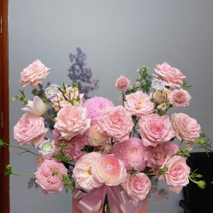 GIỎ HOA TONE HỒNG LÃNG MẠN