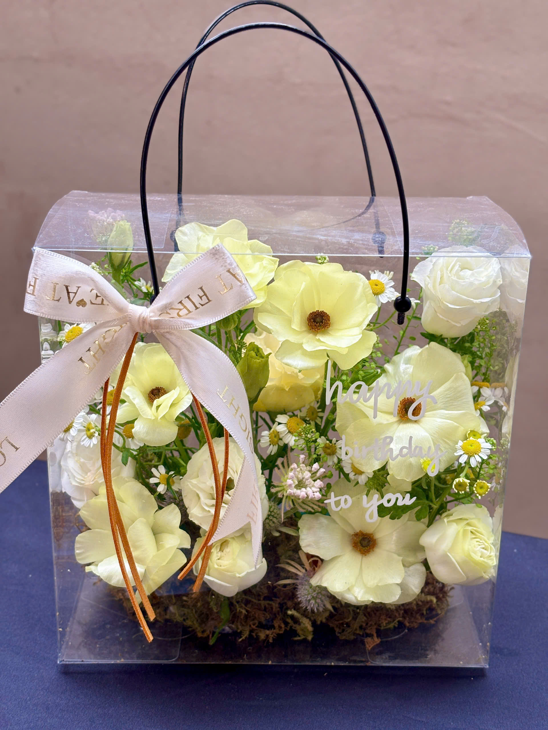 HỘP HOA MAO LƯƠNG CÁNH BƯỚM 3 z6389884982093 ffe0ad695022b0c86853742099917f4d