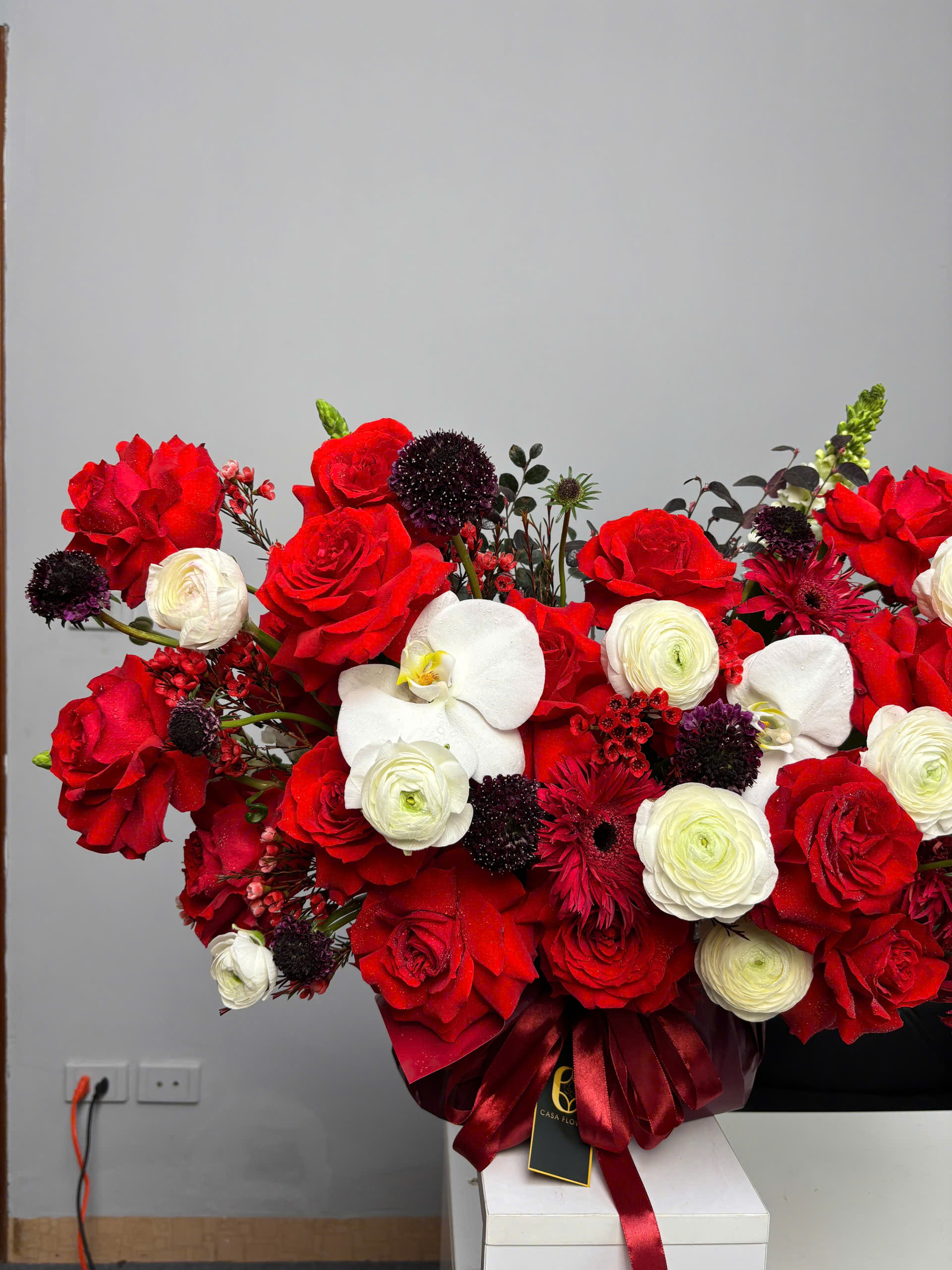 GIỎ HOA HỒNG ĐỎ SANG TRỌNG 2 z6399837686578 a218348c9d4549051e327e1edfb58bea