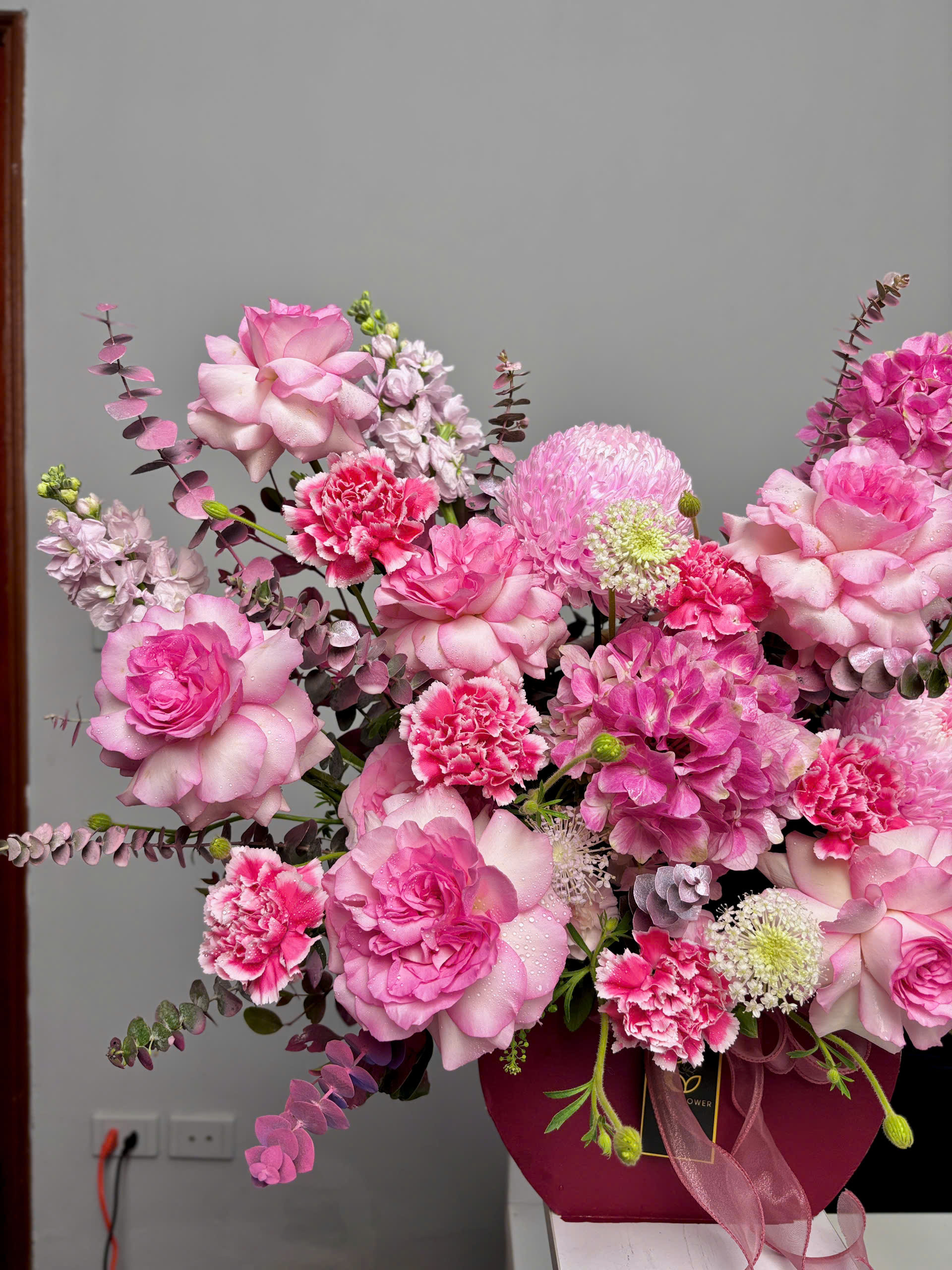 GIỎ HOA TONE HỒNG NỮ TÍNH 2 z6399838139338 e30cc6e751e75dbf10138c58a89be326