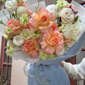 TÌNH YÊU CỔ TÍCH - BÓ HOA TONE CAM