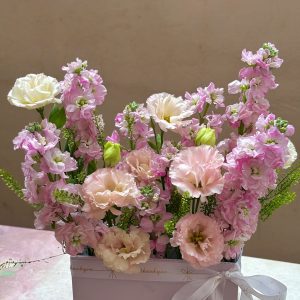 HỘP HOA TONE HỒNG TÍM NHẸ NHÀNG