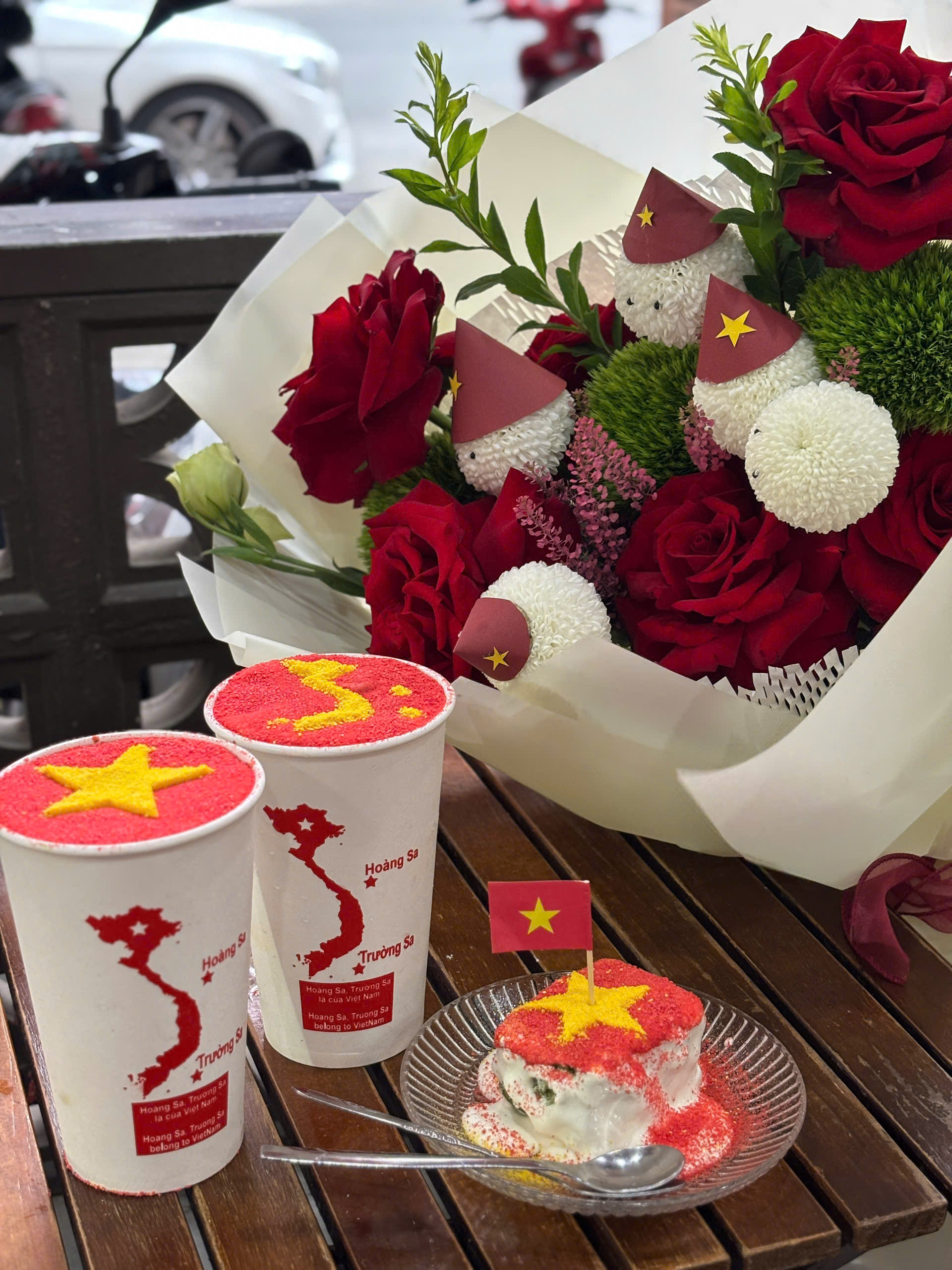 BÓ HOA "TỰ DO THỐNG NHẤT" - CASA FLOWER 2 z6535145251869 55a1447a231082b536f12ebbd4f5af64