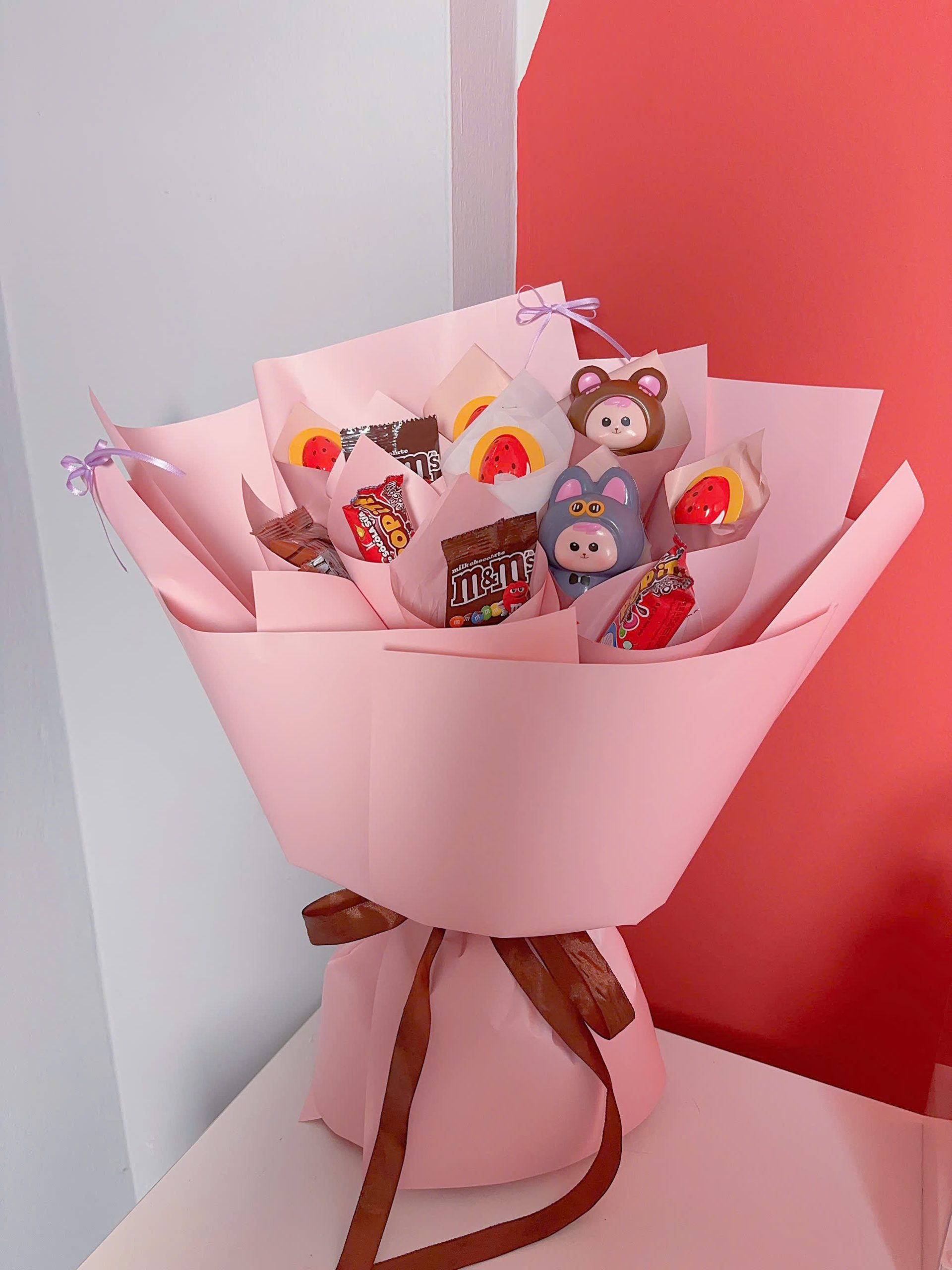 QUÀ SINH NHẬT CHO TRẺ - ĐỒ CHƠI VÀ BÁNH KẸO 3 z6641065312852 5f069df3a96c95f46577f96477d340ae scaled