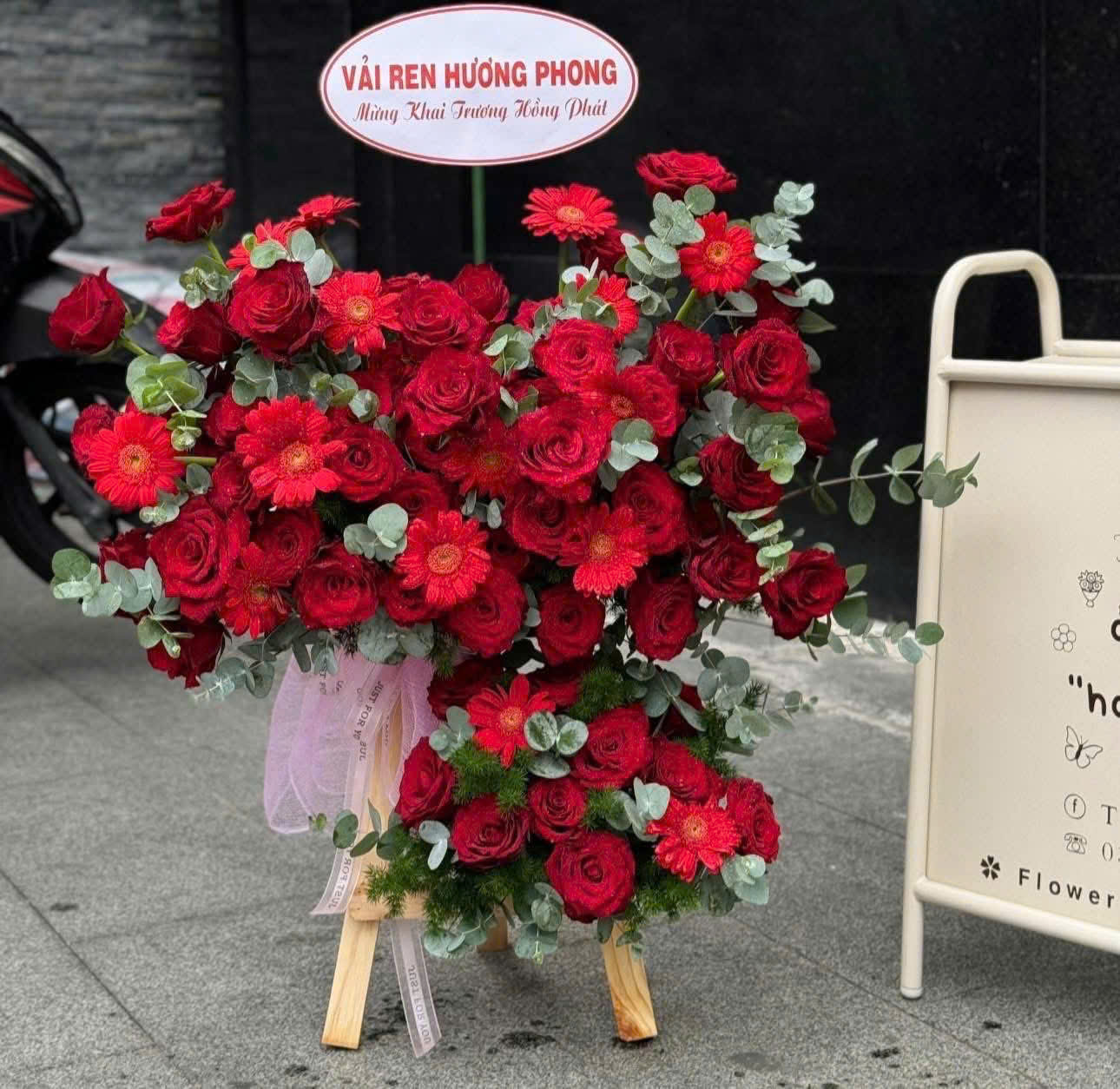 KỆ HOA CHÚC MỪNG 2606 | DÁNG KỆ THẤP