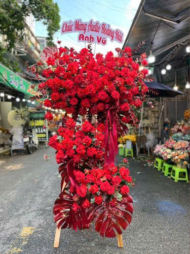 Kệ Hoa 2 Tầng Tone Đỏ Khí Chất