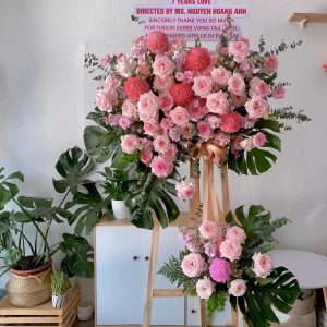 Kệ Hoa Chúc Mừng 2 Tầng Tone Hồng