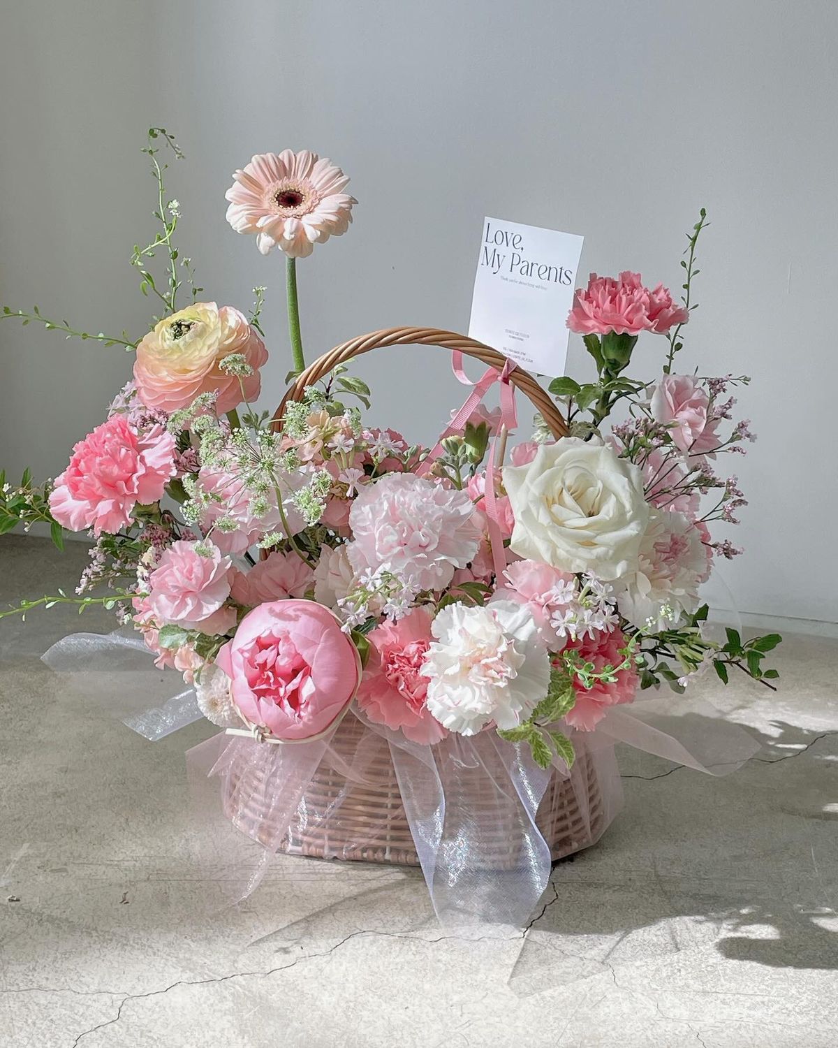 Giỏ Hoa Chúc Mừng Tone Hồng Pastel Bay CS-131